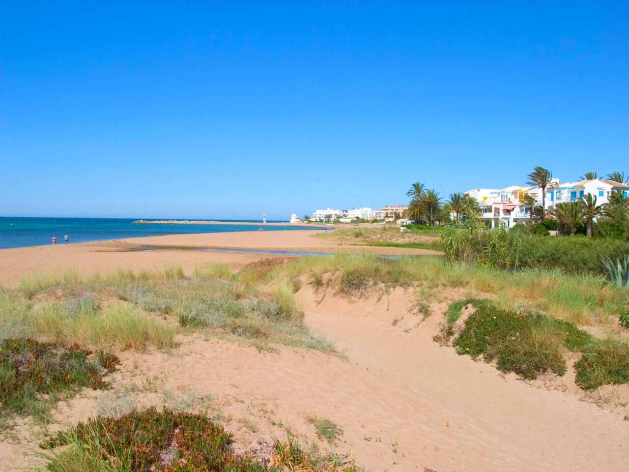 Playa Els Molins en Denia: Descubre lo que necesitas saber antes de ir 2025