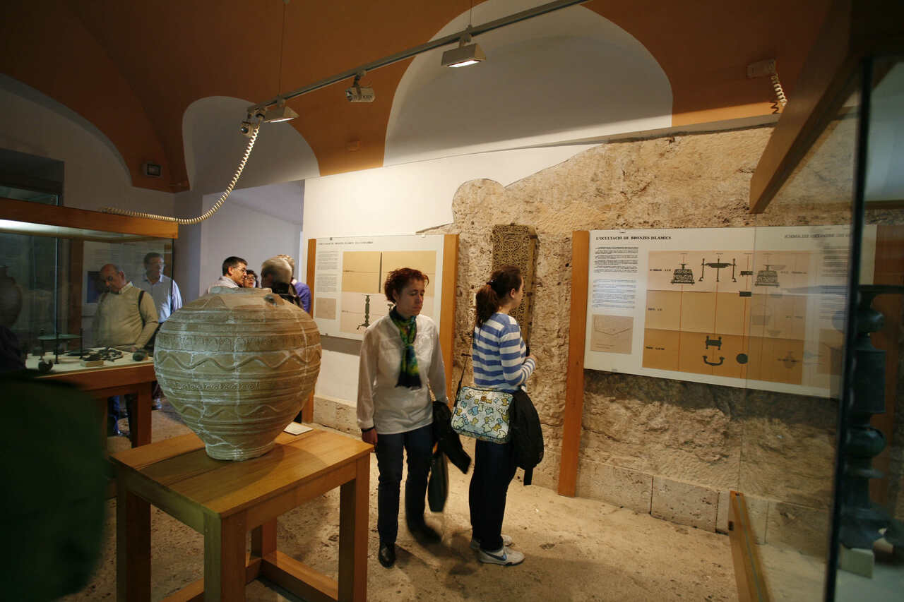 Museo Arqueológico de Dénia: Descubre el Museu Arqueològic 2025.