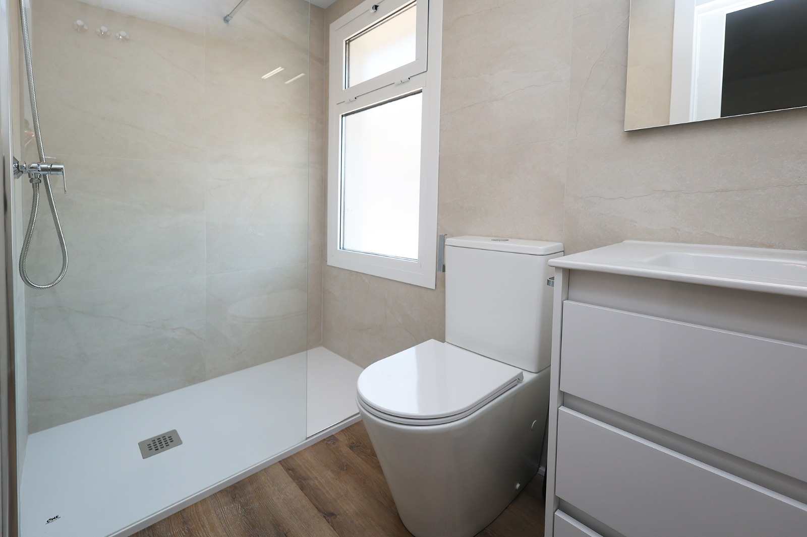 WhatsApp Image 2025-12-18 at 15.23.47_11zon