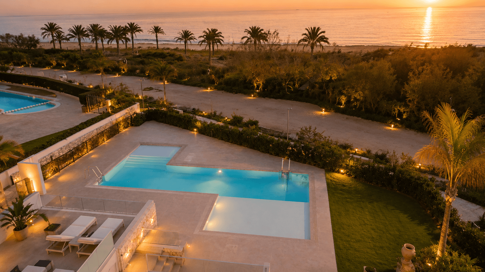 Albamar_residence_pool&beach_night